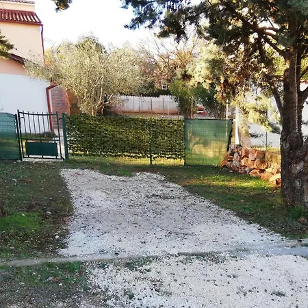 Simona - Extra Comfort With Large Terrace And Jacuzzi