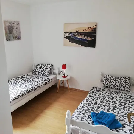 Apartment Simona - Extra Comfort With Large Terrace And Jacuzzi