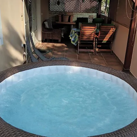 Apartment Simona - Extra Comfort With Large Terrace And Jacuzzi